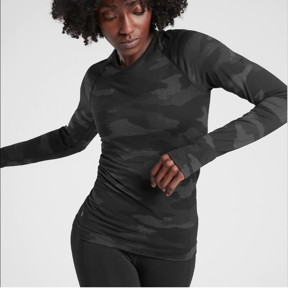 ATHLETA black camo Speedlight long sleeve top